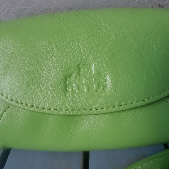 ROWALLAN OF SCOTLAND Leather Wristlet/Small Wallet Mini Bag Light Green - Picture 2 of 4